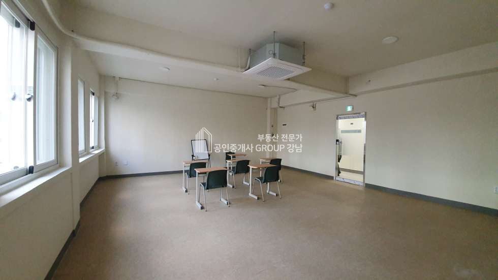서울 강남구 역삼동 내부 리모델링으로 컨디션 우수한 2층 상가 학원 추천 임대 매물번호 10725 사진 3