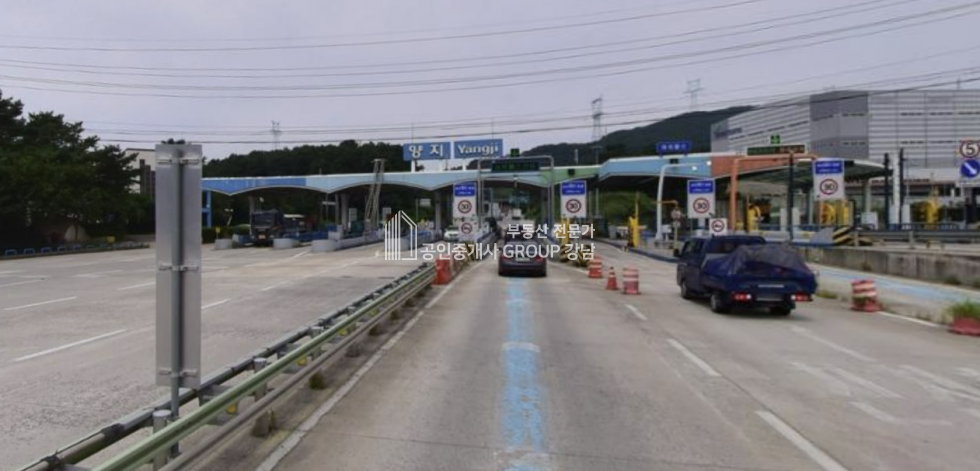 경기 용인처인구 양지면 평창리 토지투자와 수익투자 양지 IC 2.5Km 대로 이면 펜션 단지. 펜션 운영중. 지산CC인근 매매 매물번호 10832 사진 2